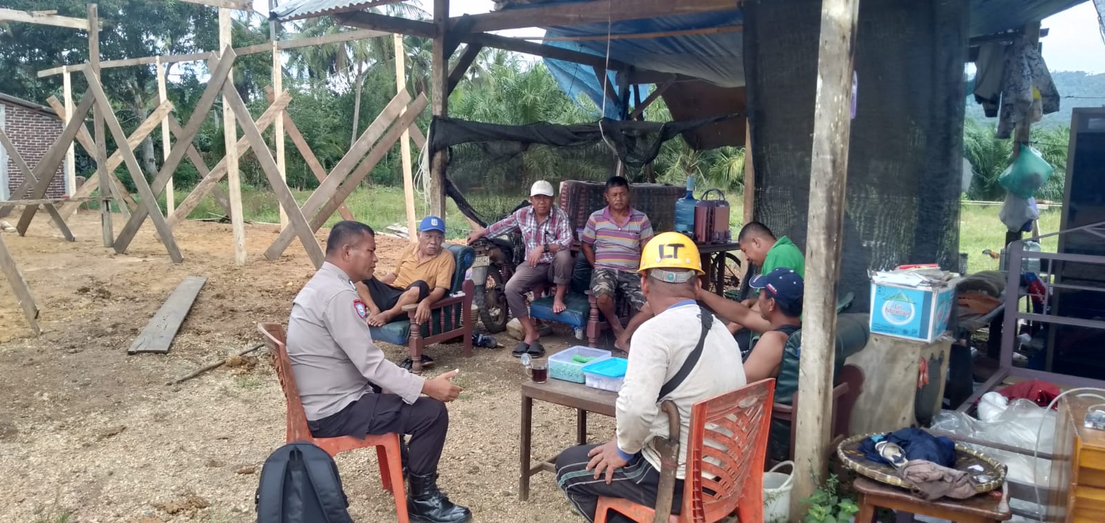 Polsek Onembute gelar Jumat curhat