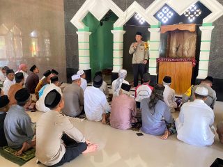 Kapolres Konawe AKBP Ahmad Setiadi dalam kegiatan Jumat curhat