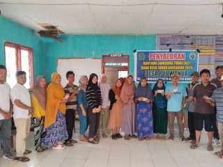 Jelang Hari Raya Idul Fitri, Pemdes Puuwonua Salurkan BLT-DD Tahap Satu Tahun 2025